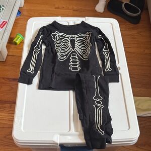 Baby gap skeleton glow in the dark pajamas 3t